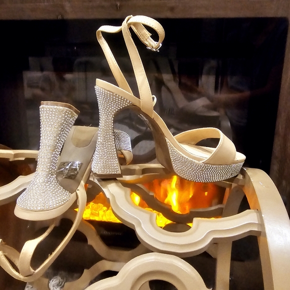 Heels - Picture 7 of 15